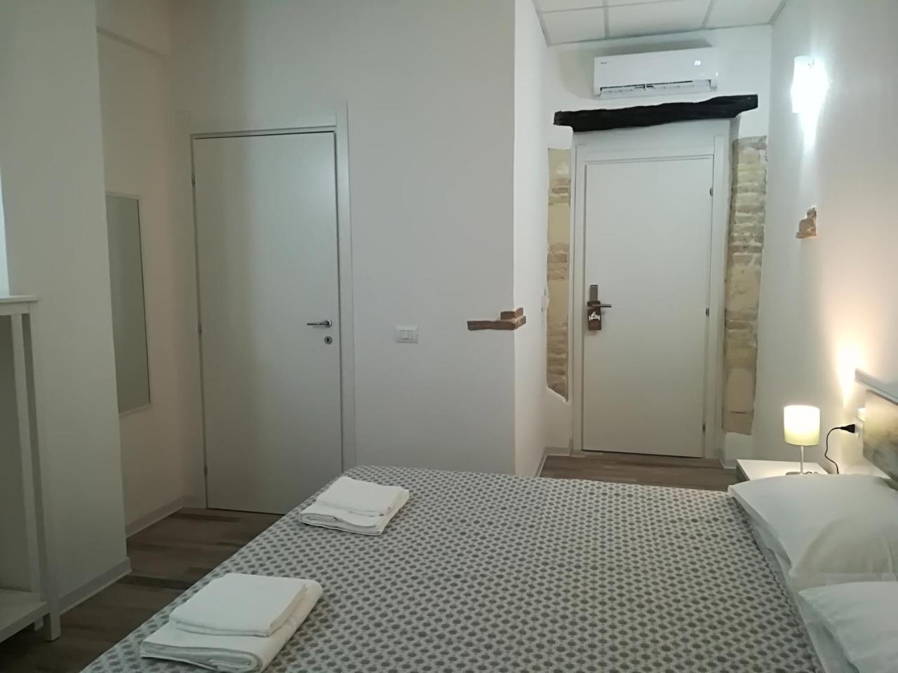 B.House Bed & Breakfast Cagliari Luaran gambar