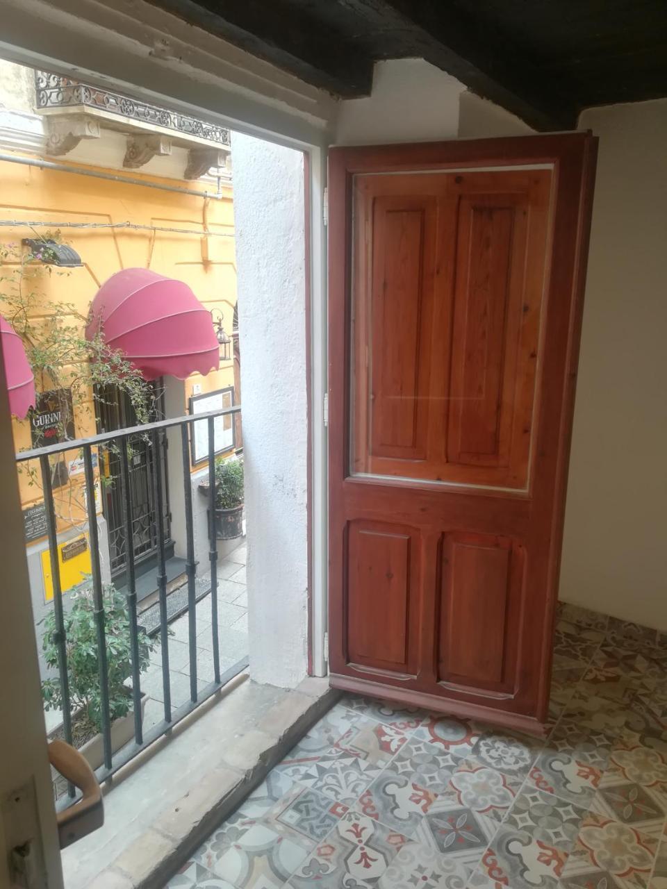B.House Bed & Breakfast Cagliari Luaran gambar