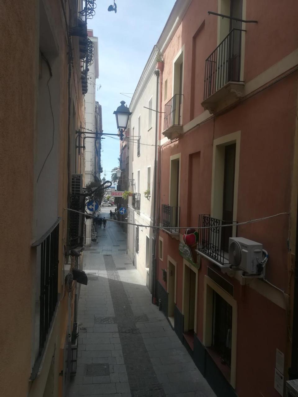 B.House Bed & Breakfast Cagliari Luaran gambar